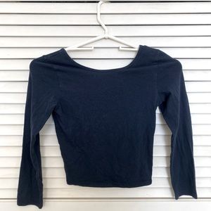 Abercrombie kids long sleeve crop top in a size L (14)